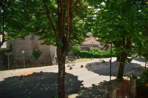 Bed & Breakfast Dietro le Mura 菲伦佐拉