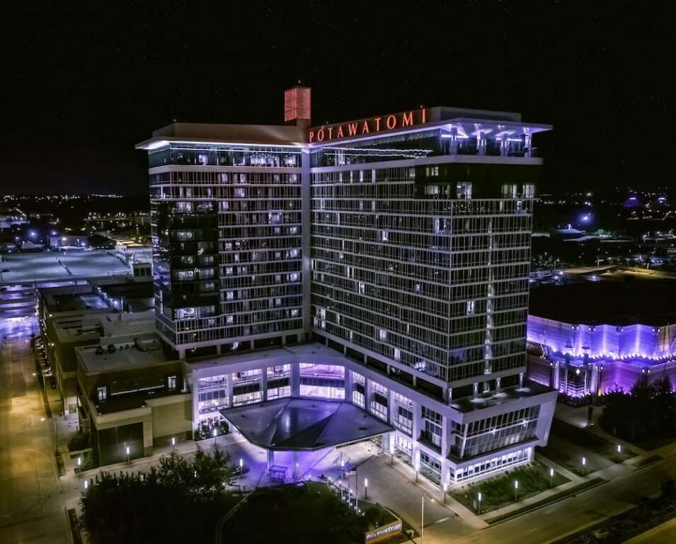 Номер Standard Potawatomi Hotel & Casino