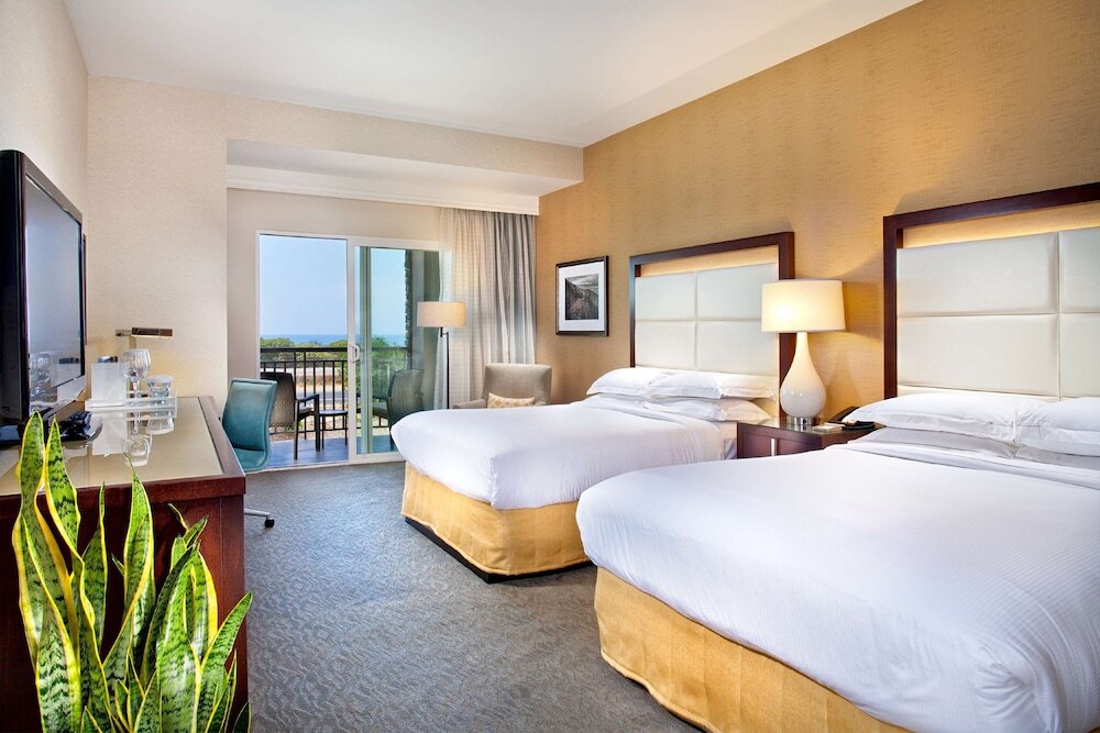 Habitación cuádruple Estándar con balcón y con vista al océano Cape Rey Carlsbad Beach, a Hilton Resort & Spa