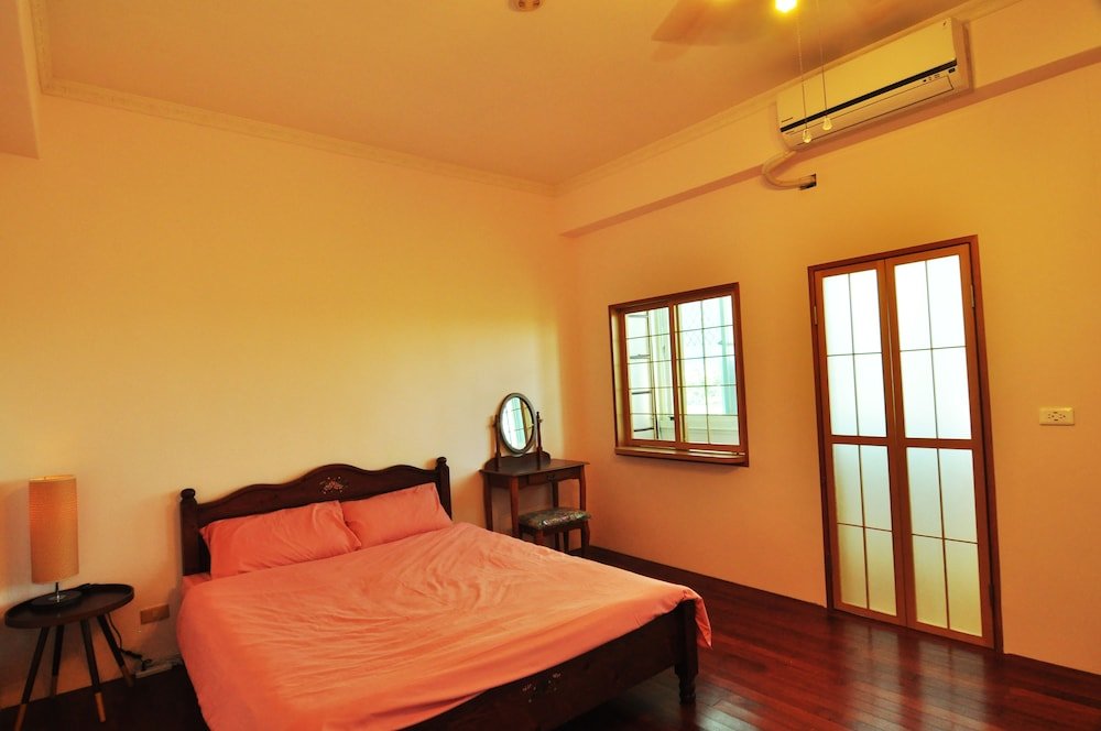1 Bedroom Suite with balcony and with river view Xie Tong Homestay