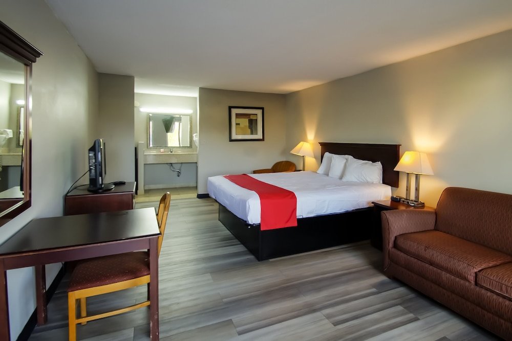 Двухместный люкс Cypress Inn & Suites Washington by OYO