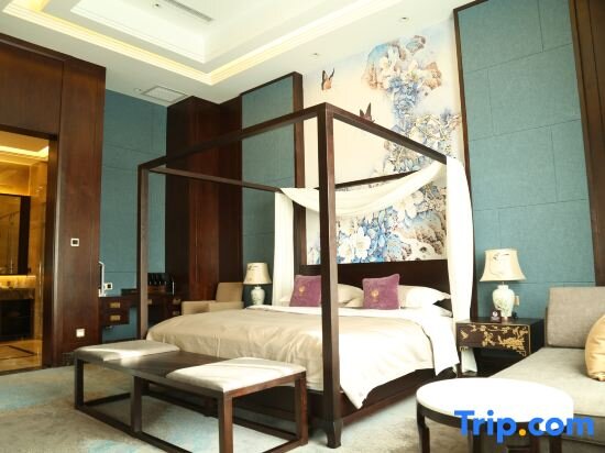 Suite Business Taolai Holiday Hotel