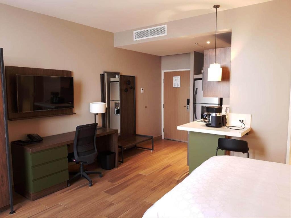 Номер Standard Staybridge Suites - Guadalajara Novena, an IHG Hotel