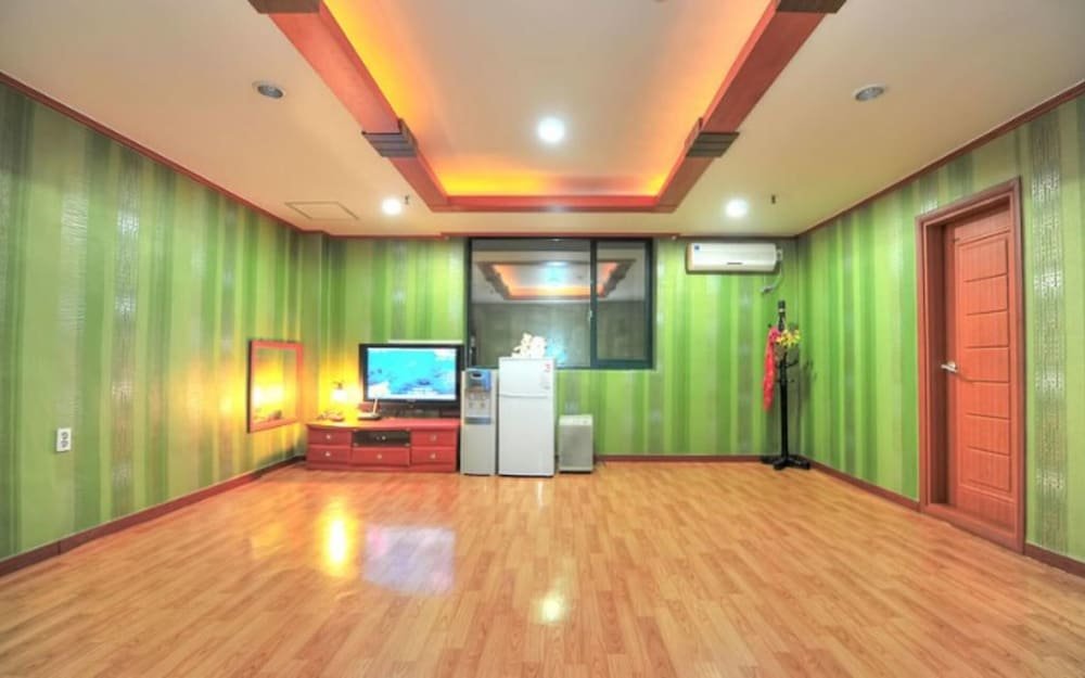 Standard room Boryeong Hyanggi Pension