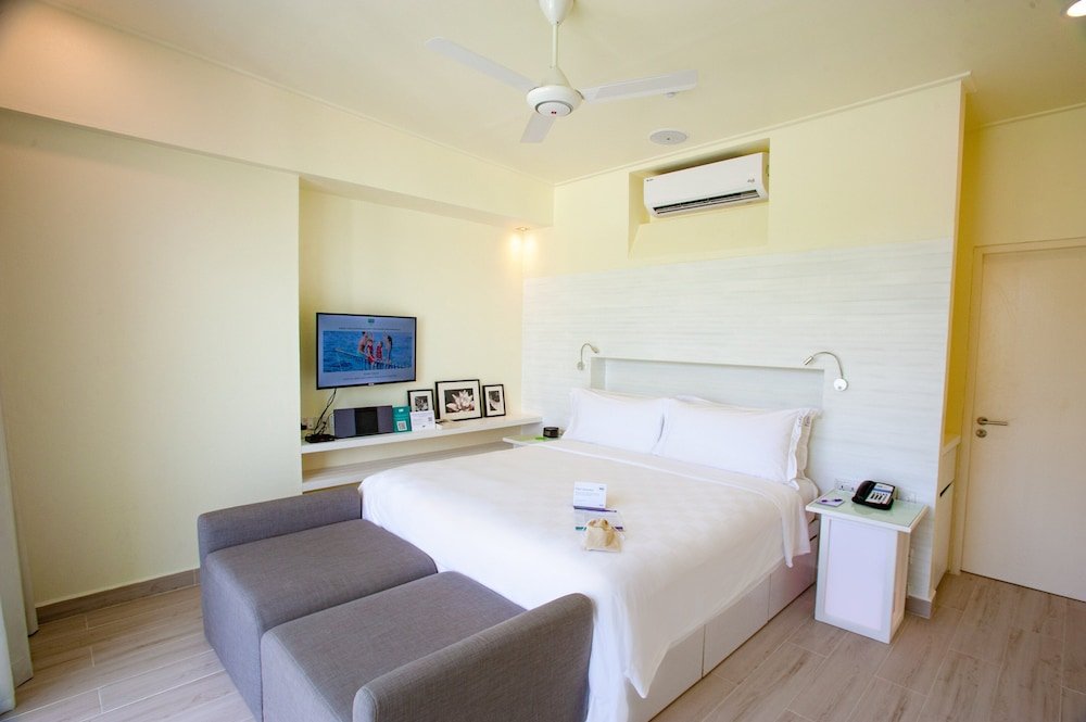 Beach Villa 3 Zimmer Holiday Inn Resort Kandooma Maldives - Kids Stay & Eat Free