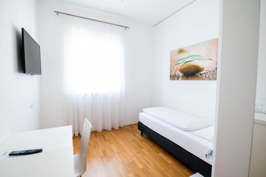 Camera Economy s Home Hotels Graz Smart Business