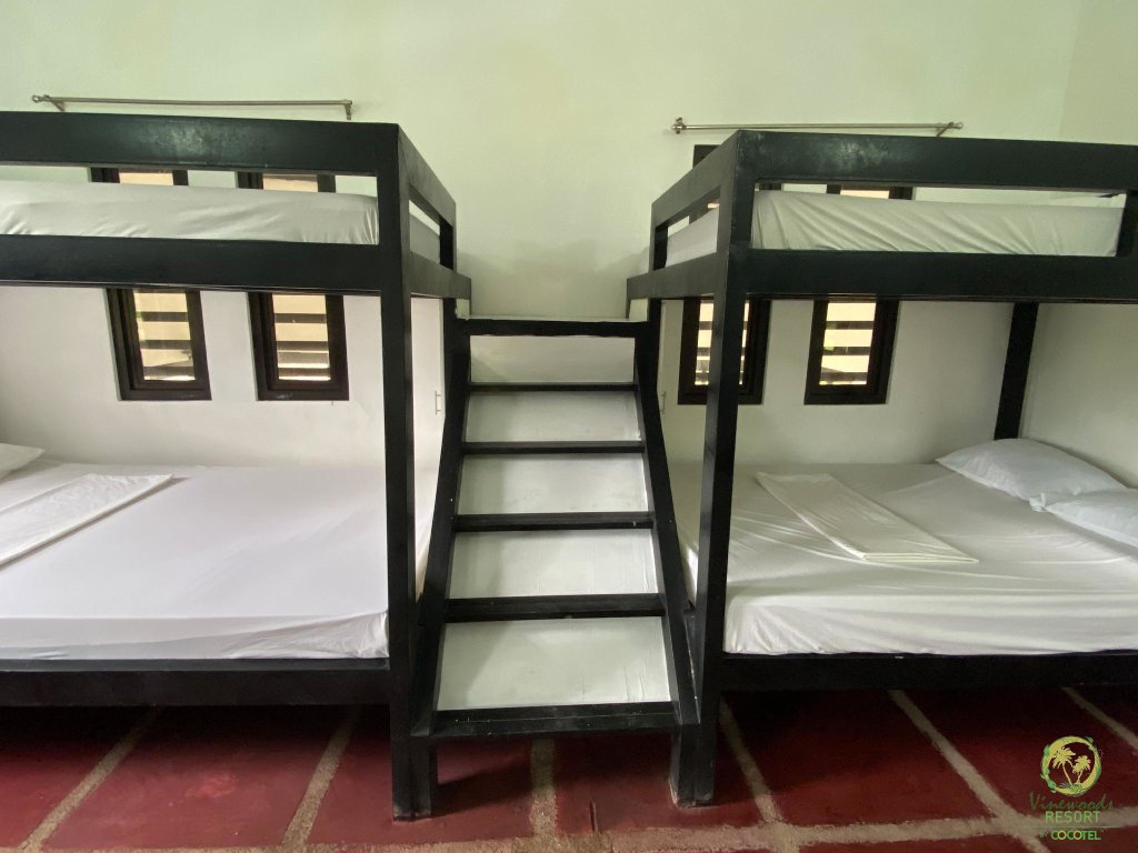 Cama en dormitorio compartido Vinewoods Resort Taal Batangas