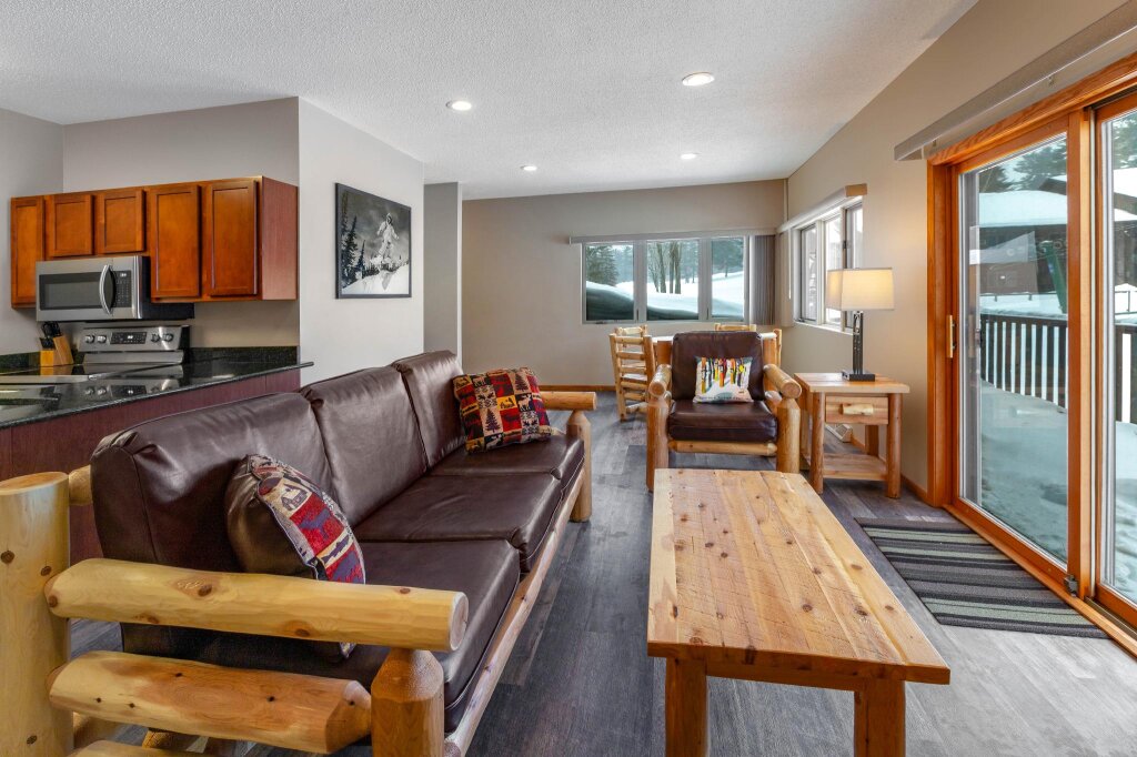 Трёхместный люкс с 2 комнатами Pine Mountain Resort