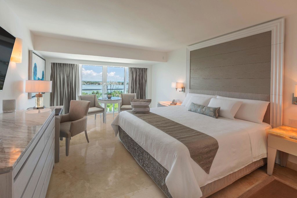 Номер Royale Deluxe с видом на залив Le Blanc Spa Resort Cancun Adults Only All-Inclusive