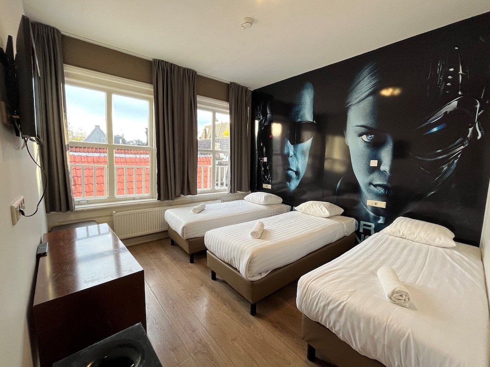 Трёхместный номер Standard Heart of Amsterdam Hotel