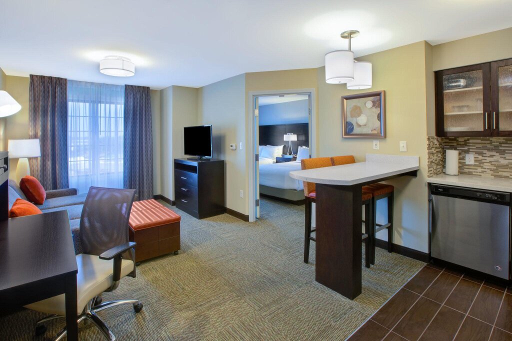 Двухместный люкс c 1 комнатой Staybridge Suites - Benton Harbor-St. Joseph, an IHG Hotel