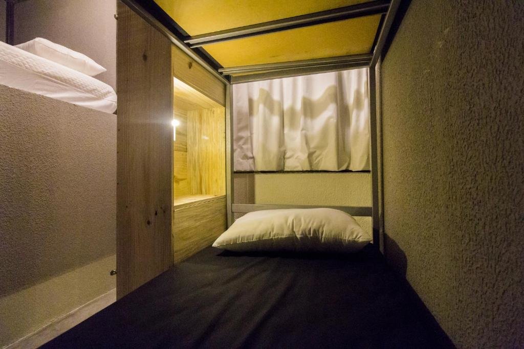Кровать в общем номере (женский номер) Joy Hostel & Suítes