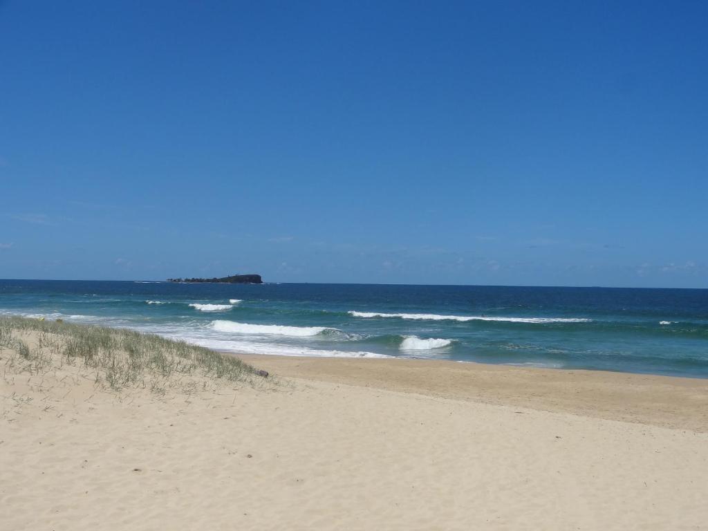 Sun-Sand-Sleep at waterfront family apartment in Twin Waters Resort, Sunshine Coast 双水