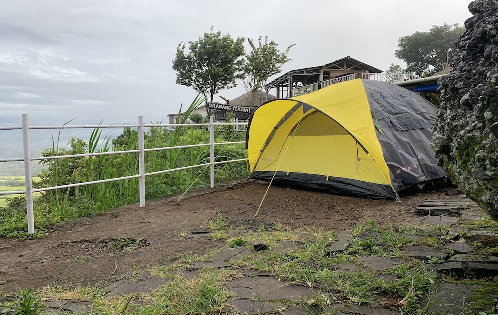 Tenda Camping Ground Watu Amben