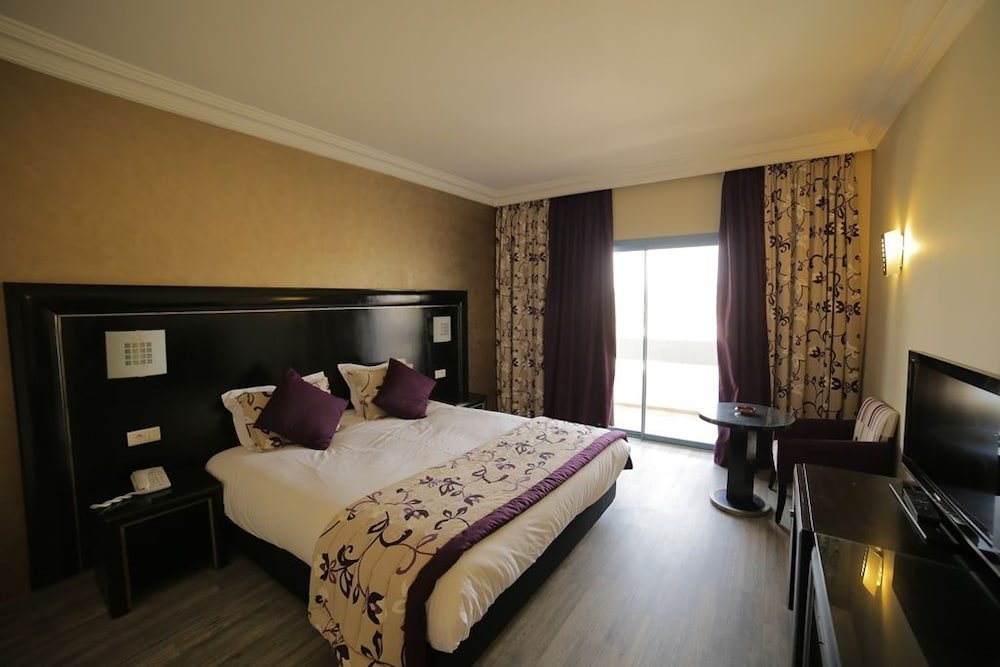 Standard Einzel Zimmer mit Balkon Hotel Suisse