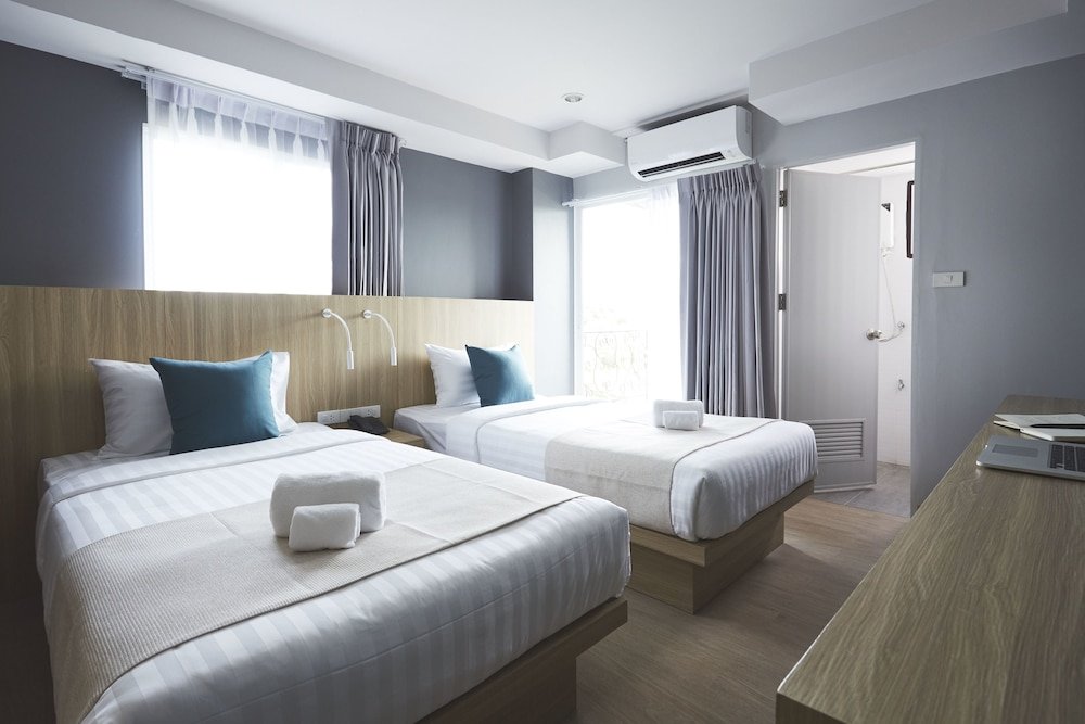 Junior Suite with balcony Theorie Hotel Sukhumvit by Tolani - SHA Extra Plus
