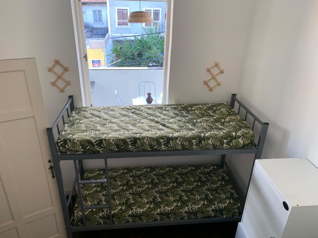 Кровать в общем номере (женский номер) Porto das Palmeiras Hostel