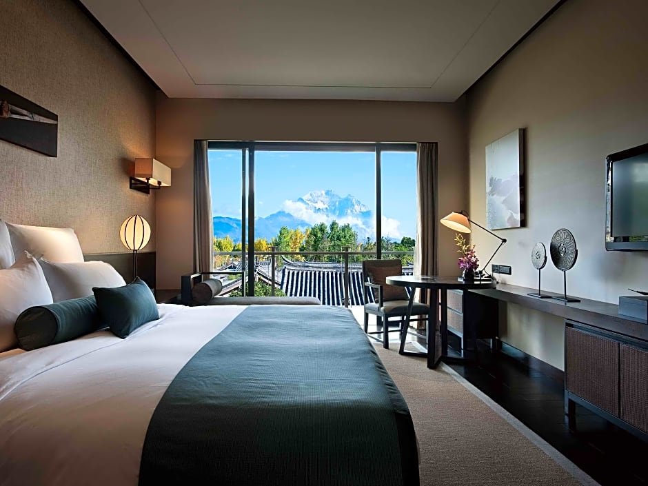 Двухместный номер Deluxe с балконом Pullman Lijiang Resort & Spa
