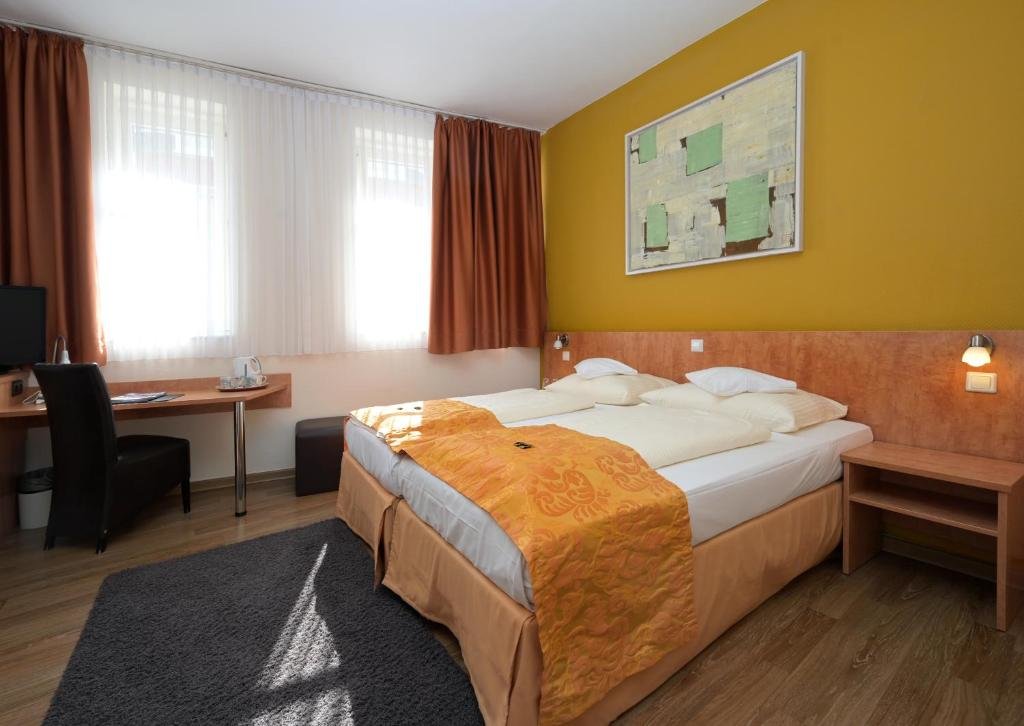 Standard Double room Hotel Alt Speyer