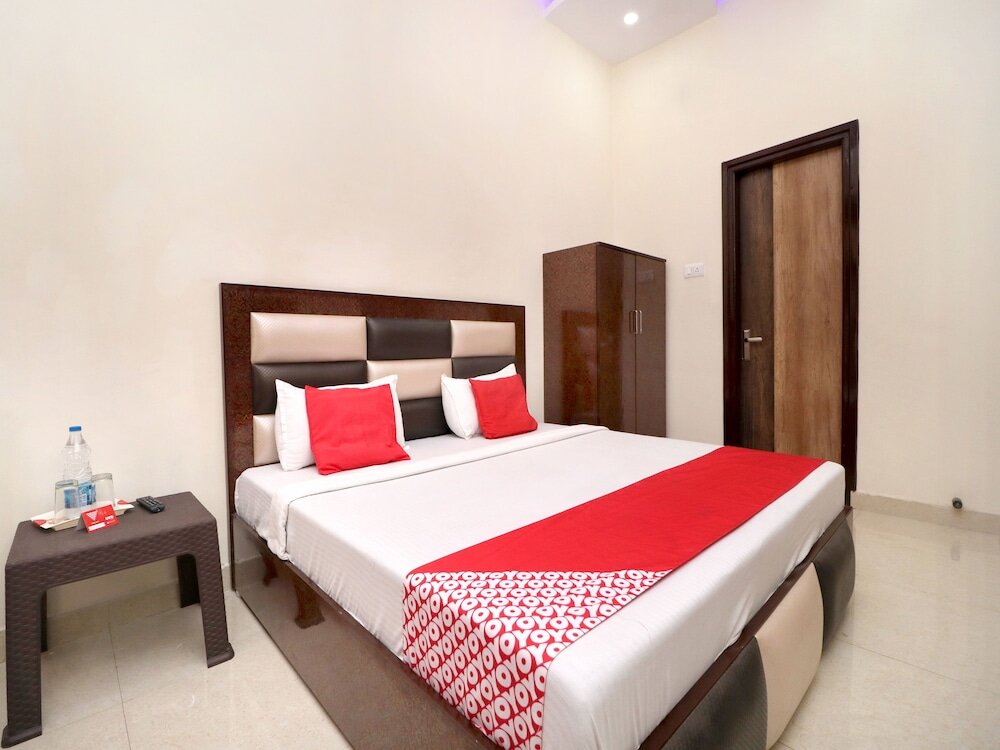 Standard room OYO 16494 Dhunna Guest House