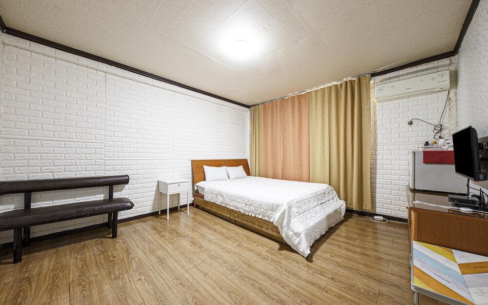 Standard Zimmer Gimcheon Geukdong