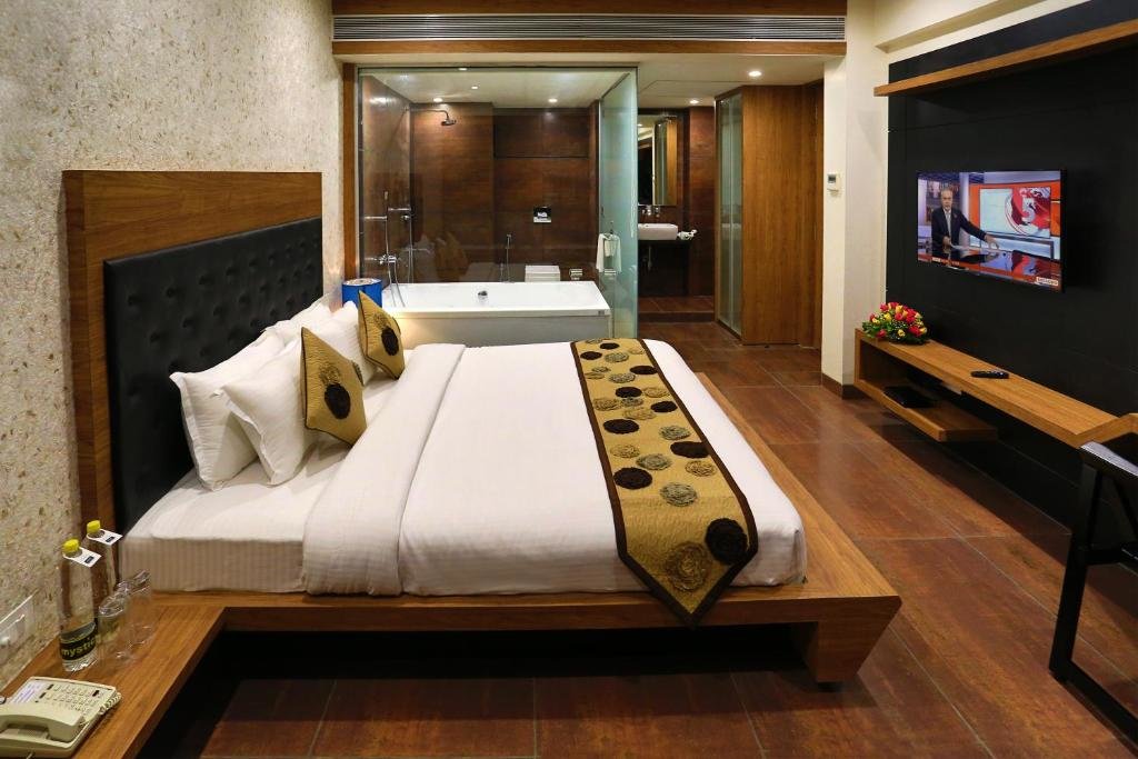 Premium Club room Grand Kailash Hotel
