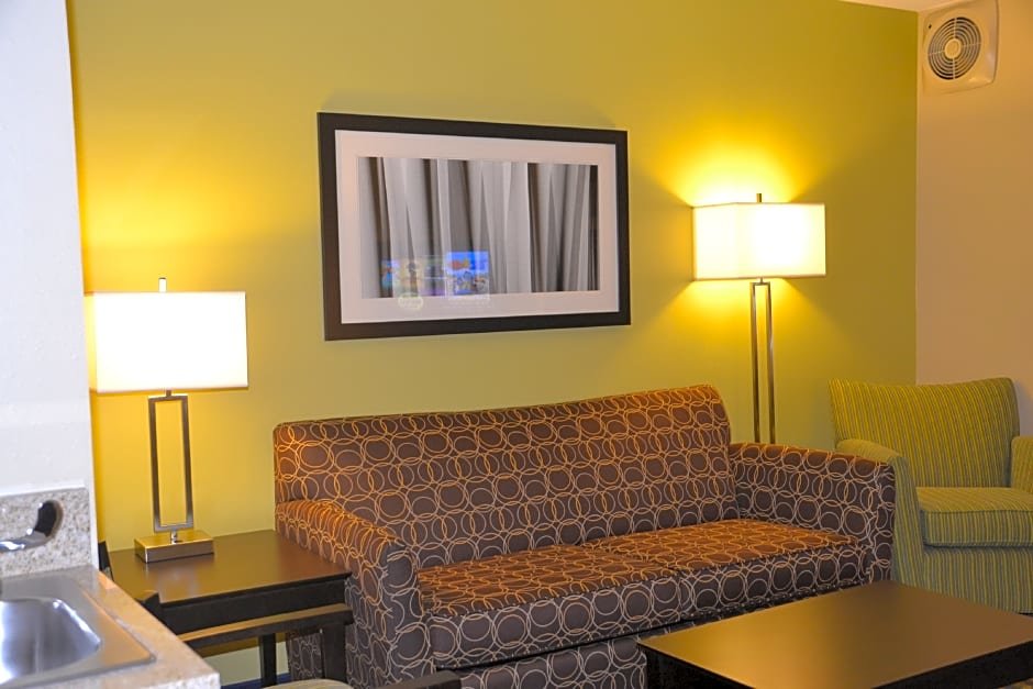 Suite Holiday Inn Express Hotel & Suites Bloomington-Normal University Area, an IHG Hotel