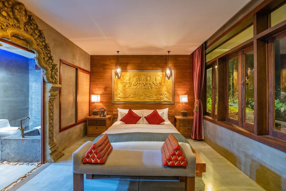 Двухместный люкс Deluxe с балконом Cambana d'Angkor Suites