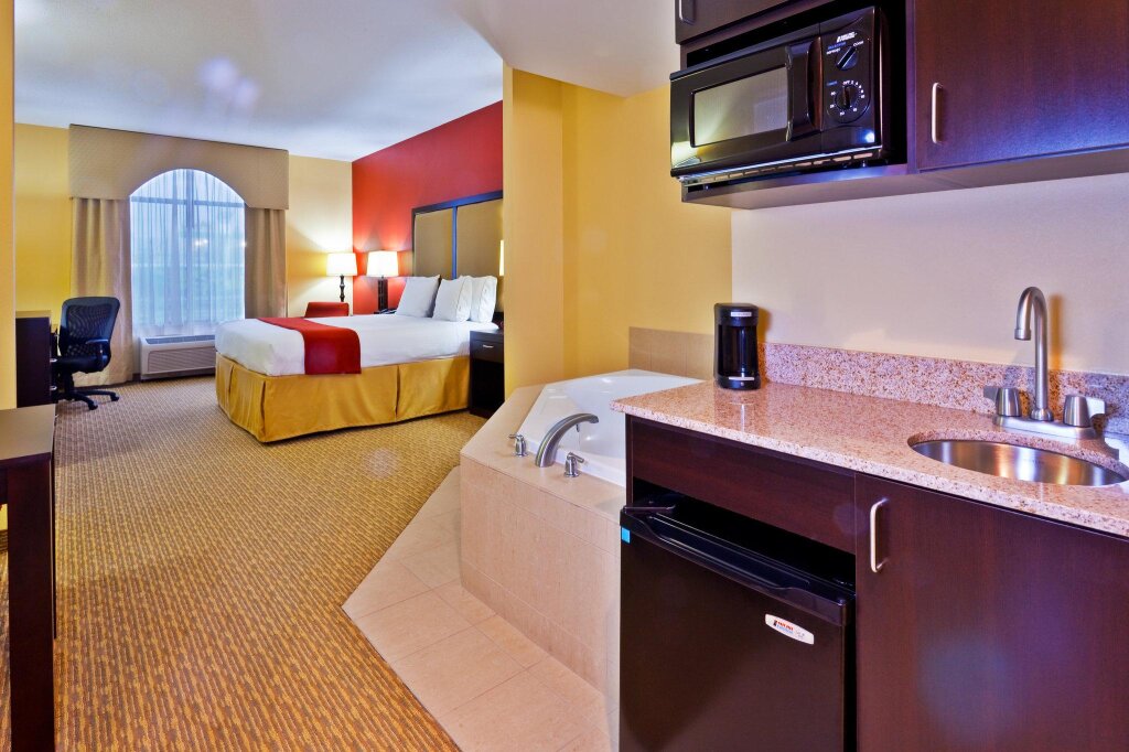 Номер Standard Holiday Inn Express Nashville-Opryland, an IHG Hotel