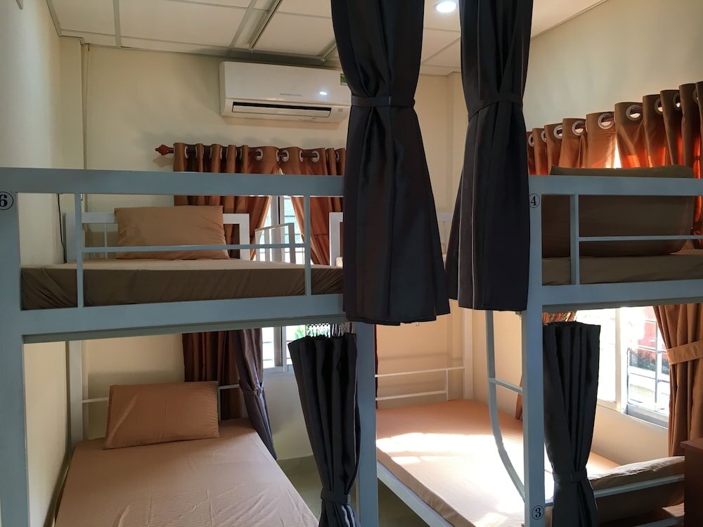 Кровать в общем номере с балконом Maily Hostel
