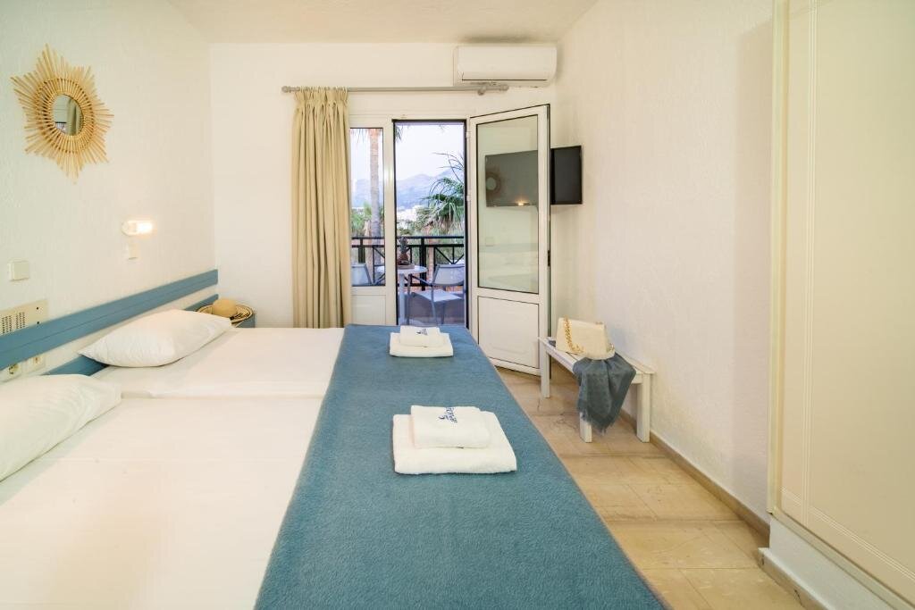 Habitación doble Estándar con vista parcial al mar Aeolos Beach Resort