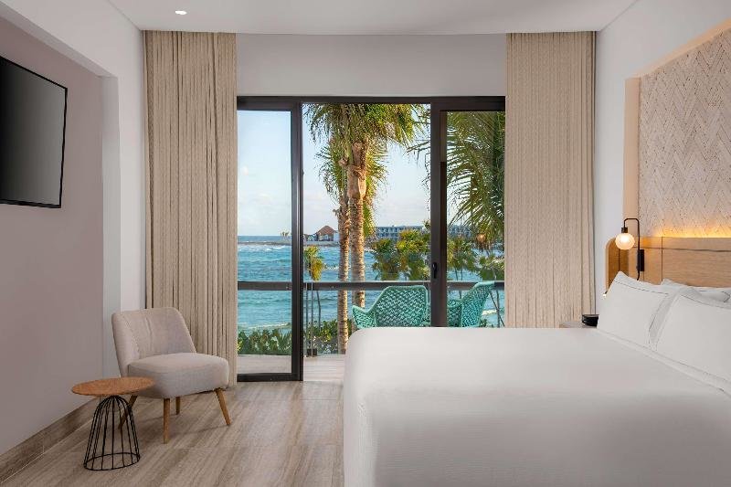 Двухместный люкс с частичным видом на океан Hilton Tulum Riviera Maya All-Inclusive Resort