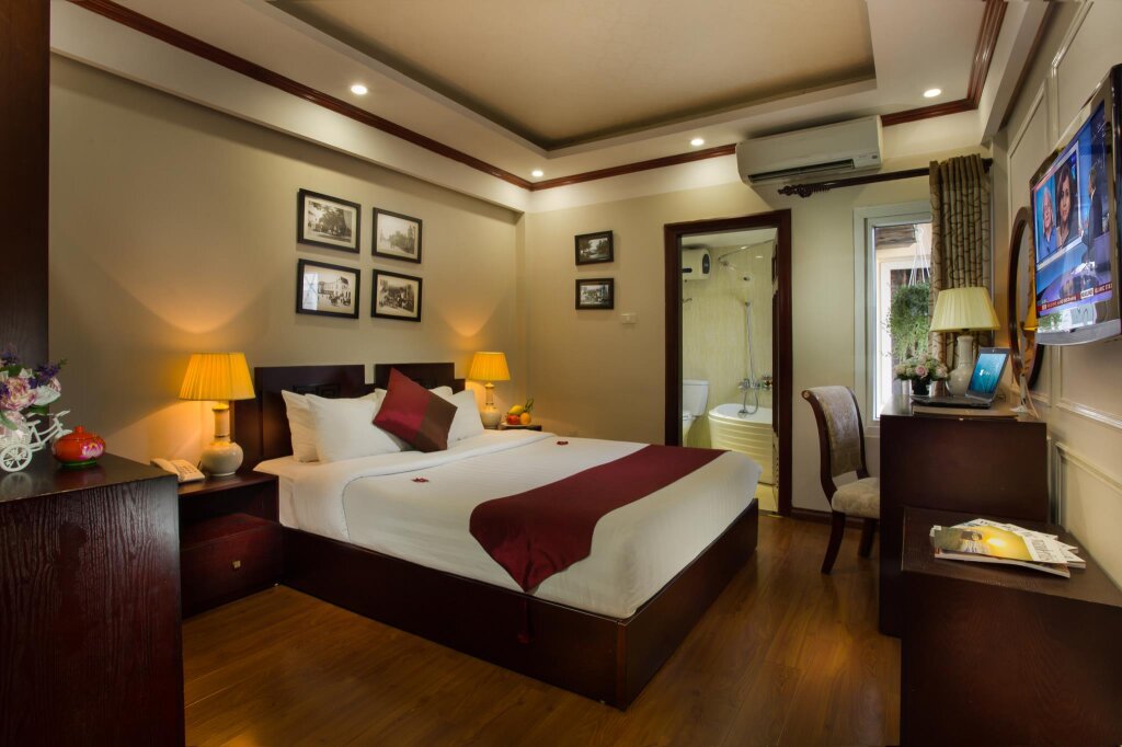 Двухместный номер Deluxe Hanoi Paradise Hotel & Travel