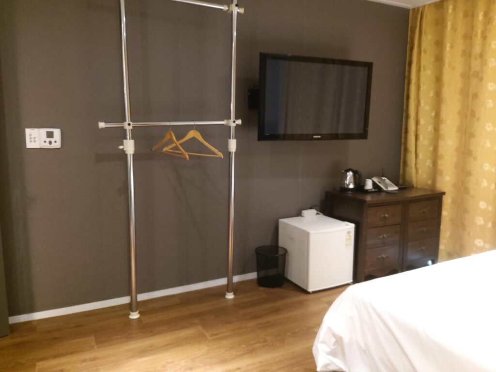Standard Double room ON Smart Hotel