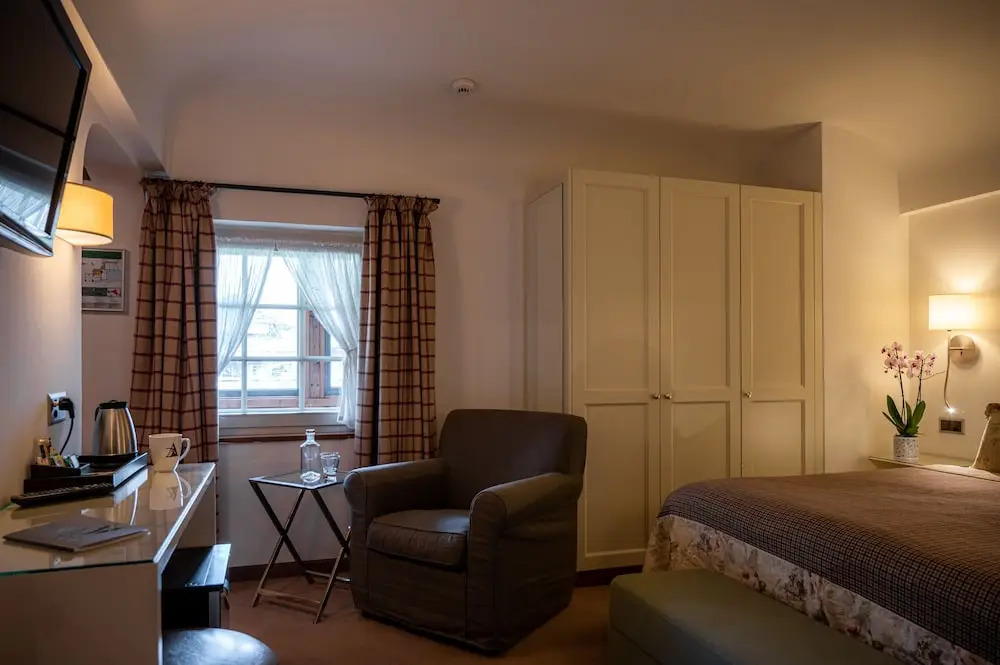 Standard famille chambre avec balcon SchlossHotel Zermatt Active & CBD Spa Hotel