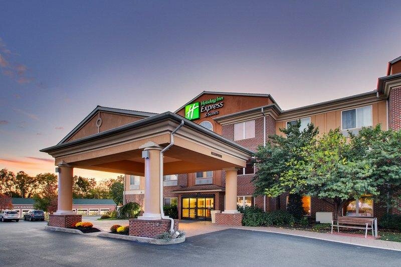 Двухместный люкс Holiday Inn Express Hotel & Suites Lancaster-Lititz, an IHG Hotel