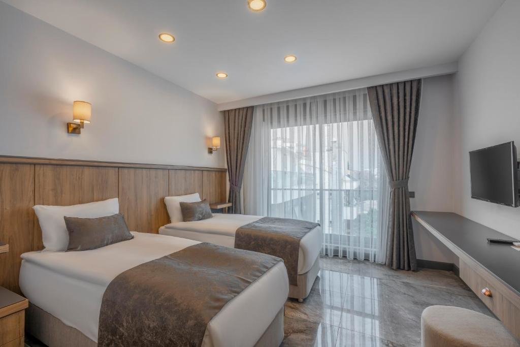 Номер Standard Quality Gold Suite Hotel