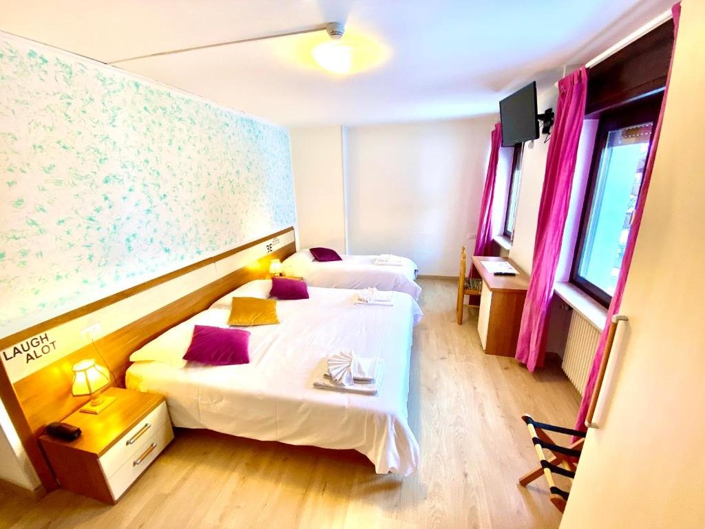 Standard Dreier Zimmer Hotel B&B Lorenzini Ski