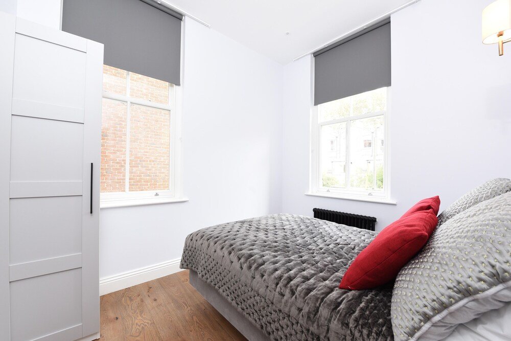Deluxe Apartment Stylish & Spacious Deluxe Apartments near Victoria Station