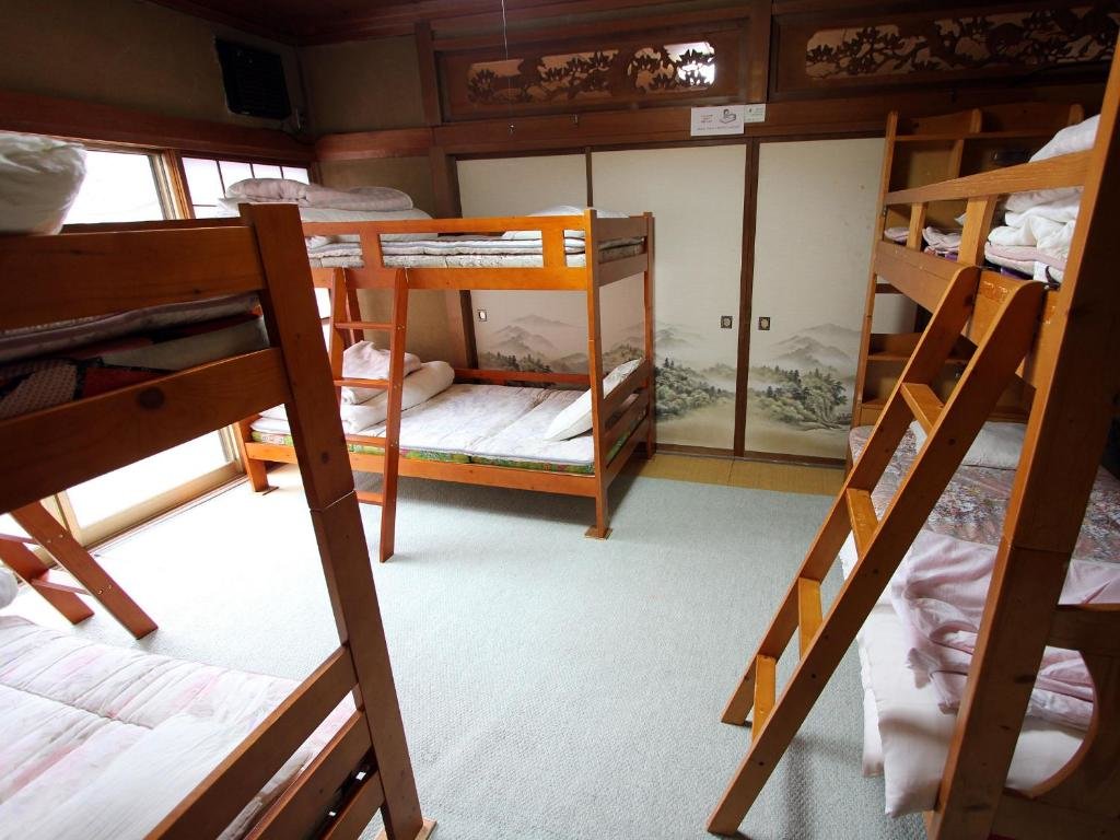 Кровать в общем номере (женский номер) Towadako Backpackers