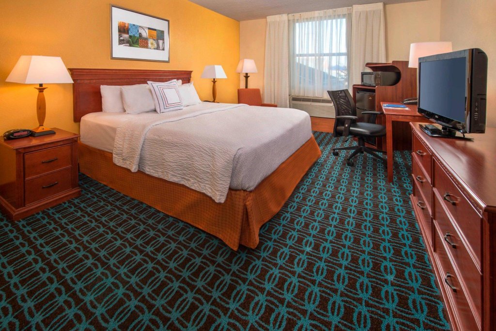 Люкс с 2 комнатами Fairfield Inn & Suites by Marriott Williamsburg