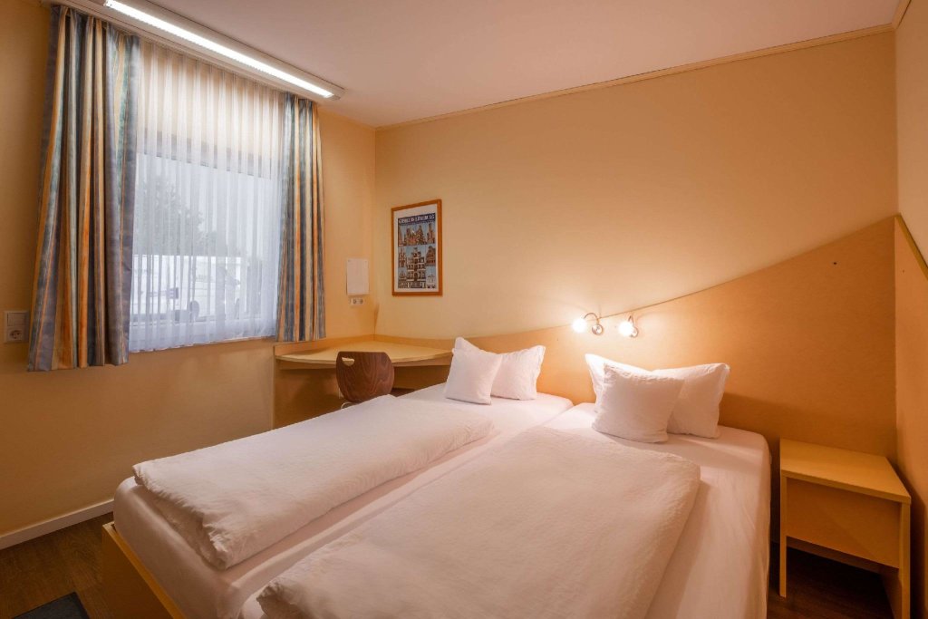 Standard Zimmer Hotel Lueneburg Sued