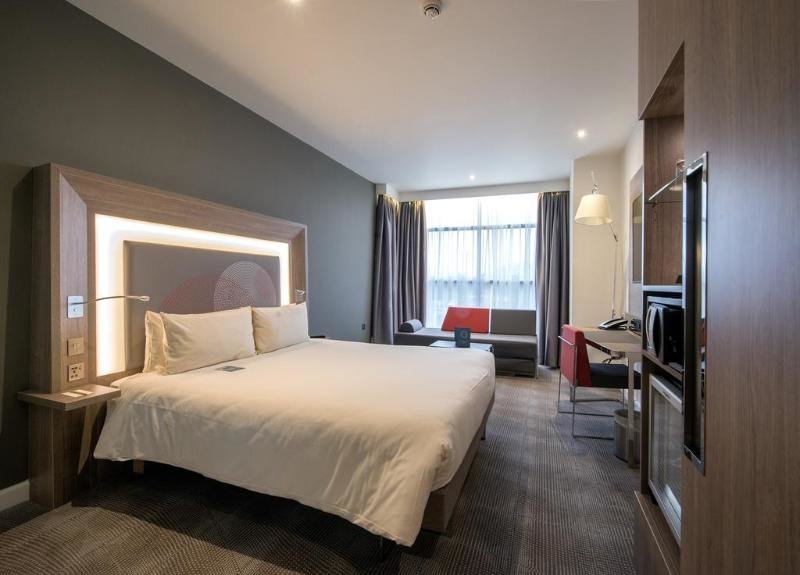 Superior Zimmer Novotel London Heathrow Airport T1 T2 and T3