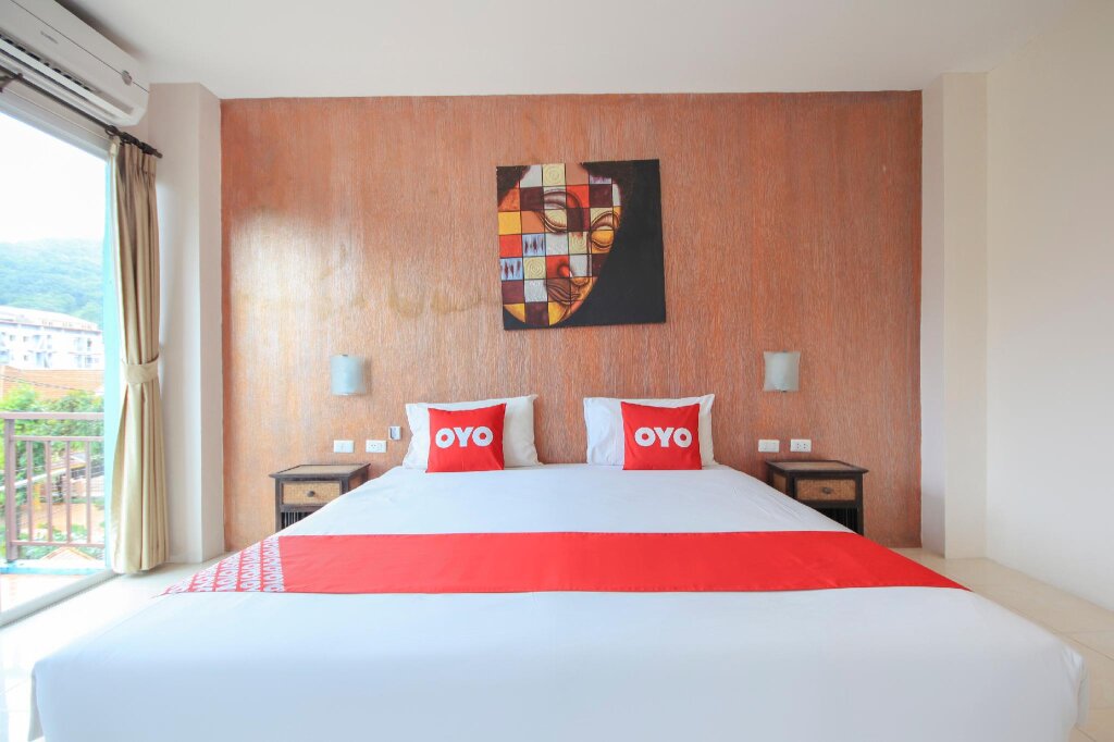 Deluxe Double room OYO 75321 Gemma Patong