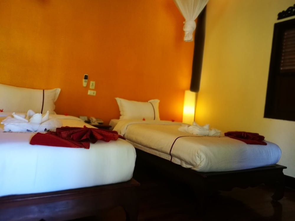 Superior Double room with garden view Luang Prabang chanon hotel
