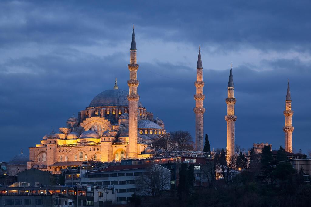 Мечеть в стамбуле. Мечеть Султана Сулеймана. Сулеймание Стамбул. Suleymaniye Camii Стамбул. Мечеть Сулеймание минареты.