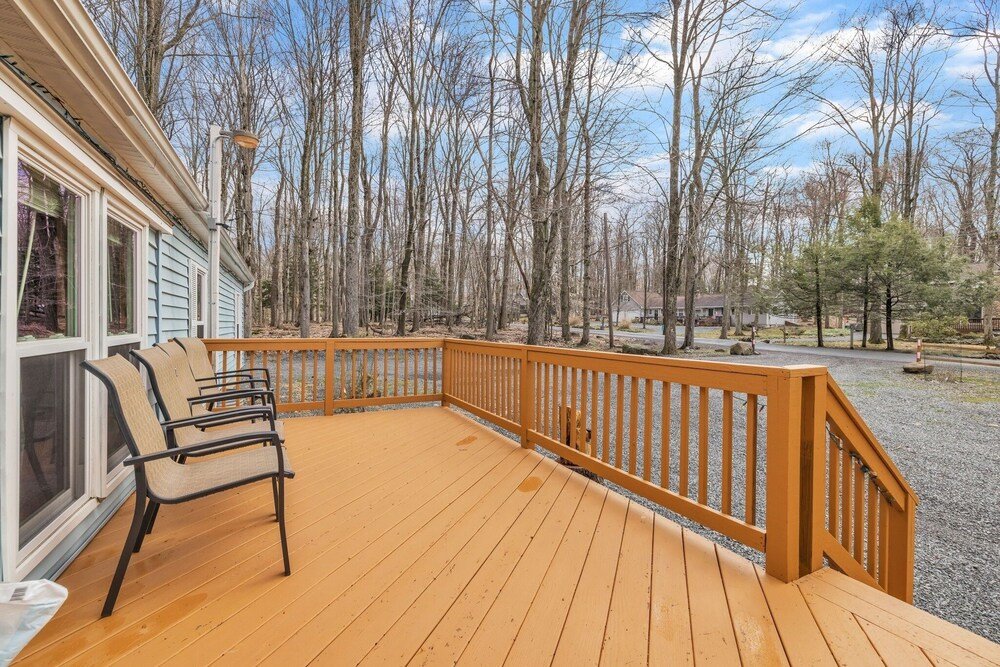 Camera Standard Pocono Family Home With Lake Access & Fire Pit! Pet Friendly! 3 Bedroom Cabin by Redawning