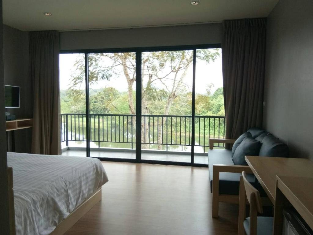 Standard Double room with balcony Riverawan Hotel