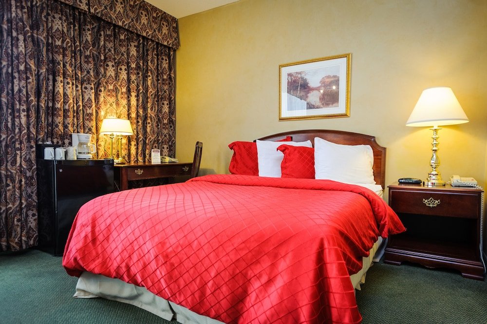 Standard Zimmer Peterborough Inn & Suites Hotel