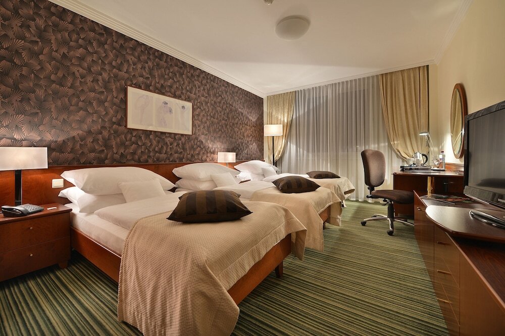 Трёхместный номер Comfort Apollo Hotel Bratislava